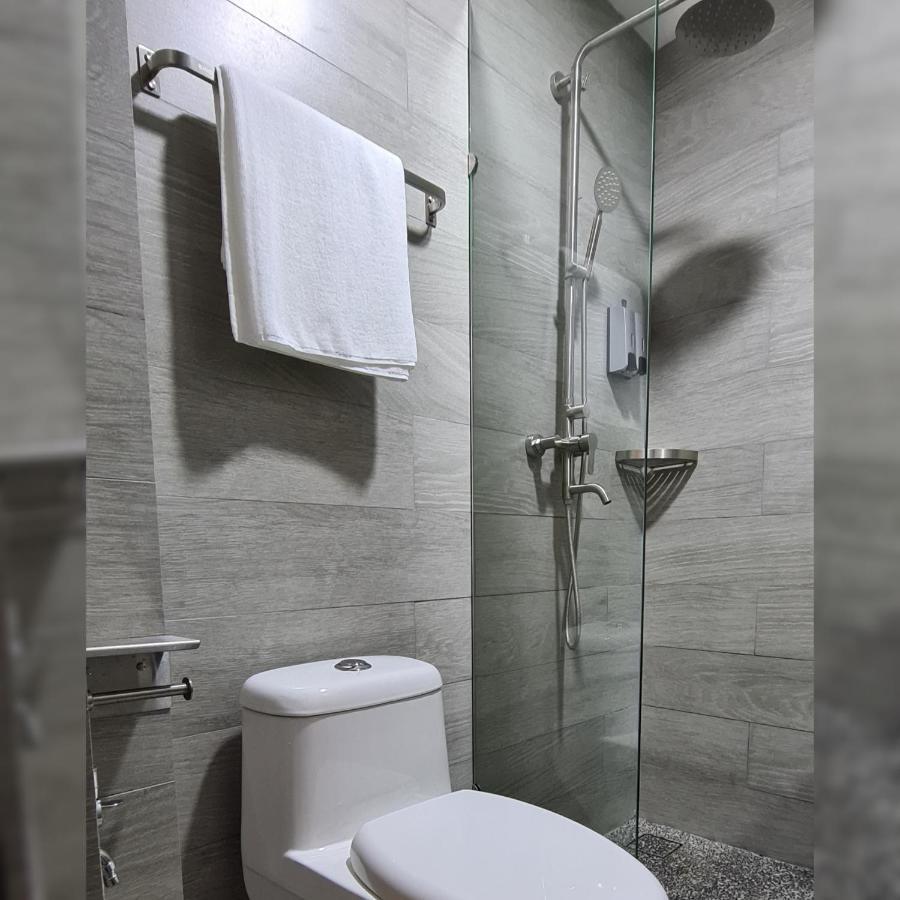 Zitro Hotel Петалинг Джая Екстериор снимка
