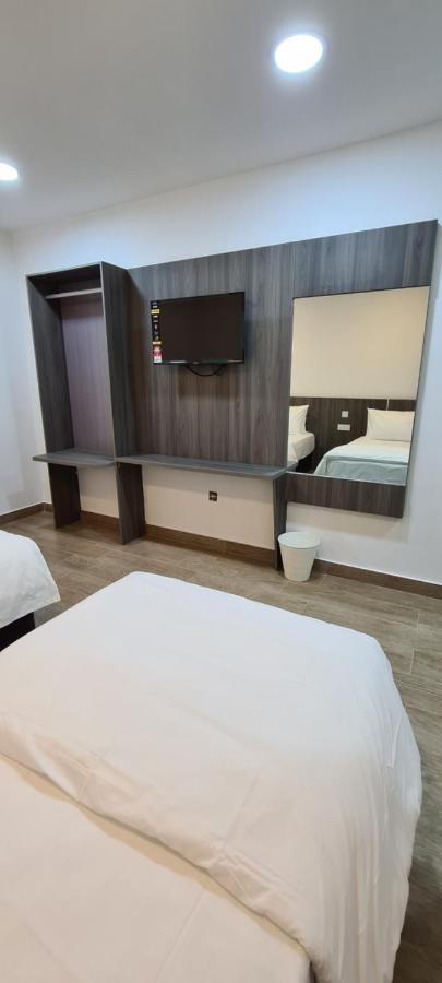 Zitro Hotel Петалинг Джая Екстериор снимка