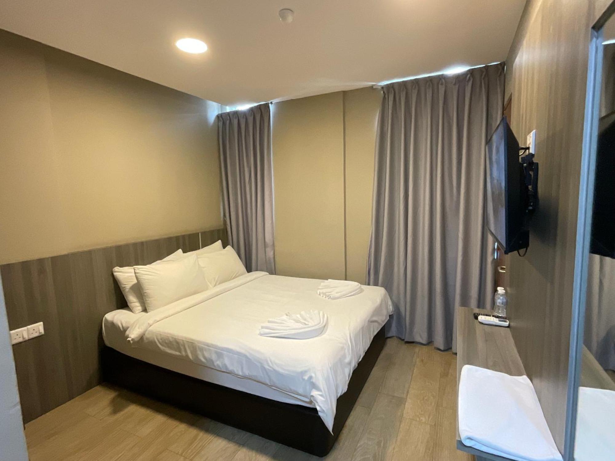Zitro Hotel Петалинг Джая Екстериор снимка